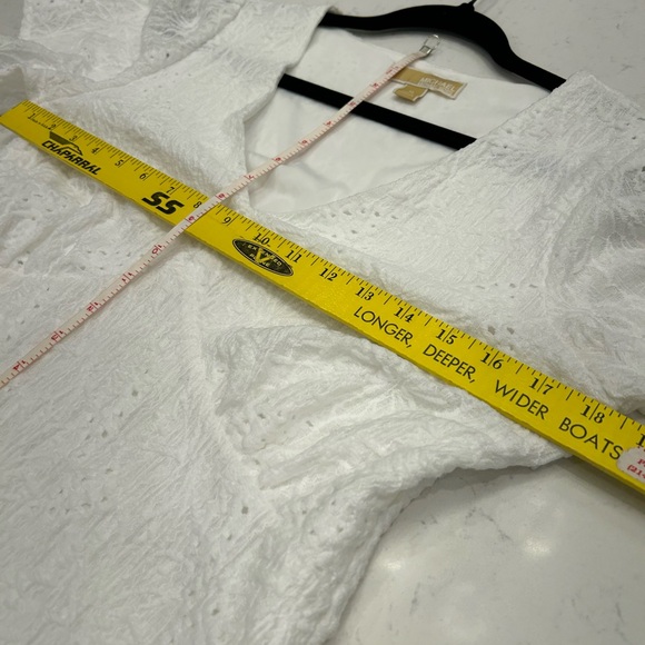 Michael Kors White Textured V-Neck Midi Dress with Short Sleeves - Picture 8 of 9